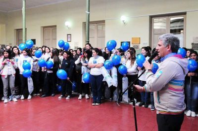 Finaliz� la entrega de estampillas escolares 2013