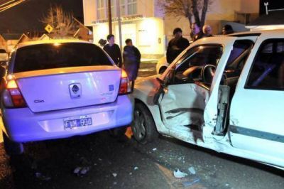 Una mujer lesionada en fuerte choque