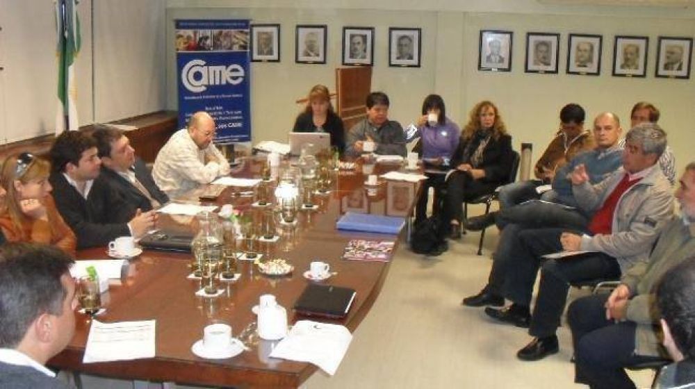 Representantes de Vialidad Nacional y Provincial visitaron la C�mara de Comercio