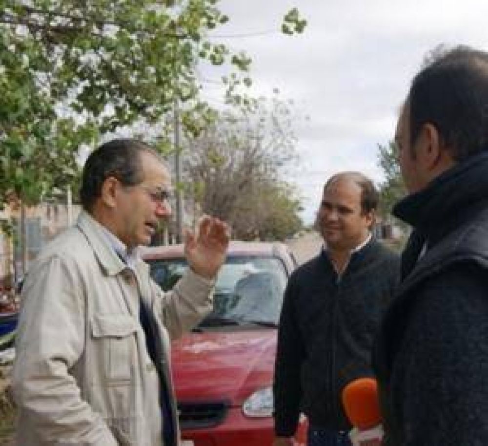 Cipolini anunci� pavimentaci�n de calle 25 y 36