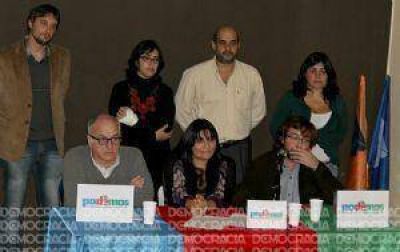 El frente Podemos present� a sus candidatos en la Ciudad