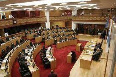 La Legislatura tratar� la adhesi�n a la ley que facilita el blanqueo de d�lares