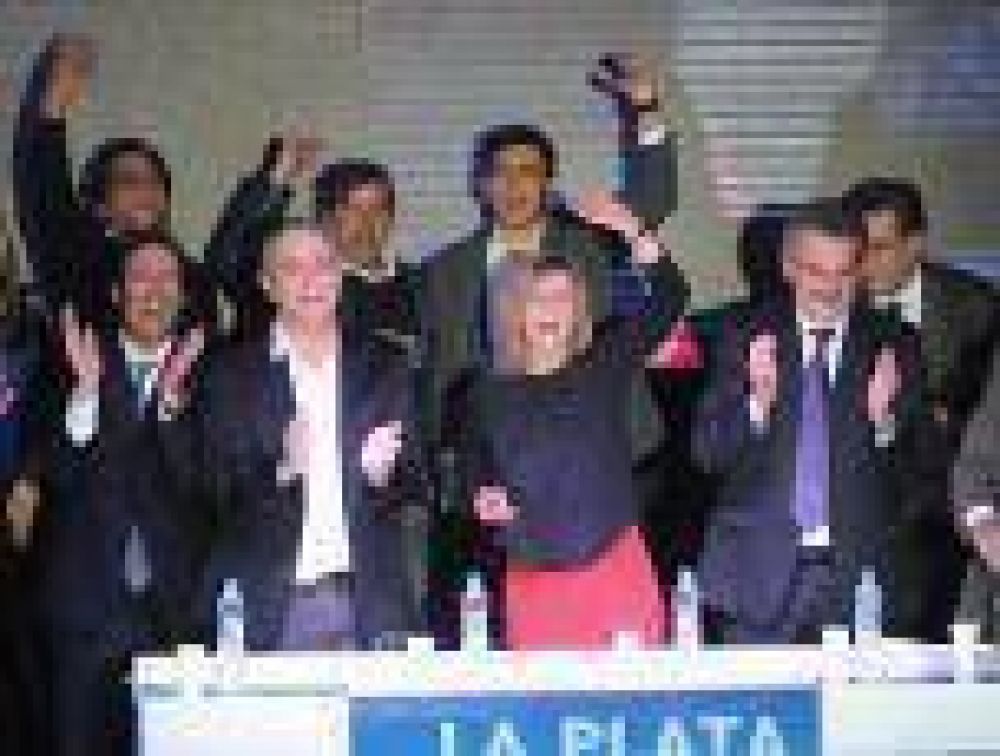La Plata: Kirchnerista Florencia Saintout lanz� su postulaci�n local, y asegur� que su sector ganar� la elecci�n