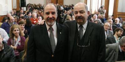 Perdomo lanz� su candidatura para presidente de la UNLP
