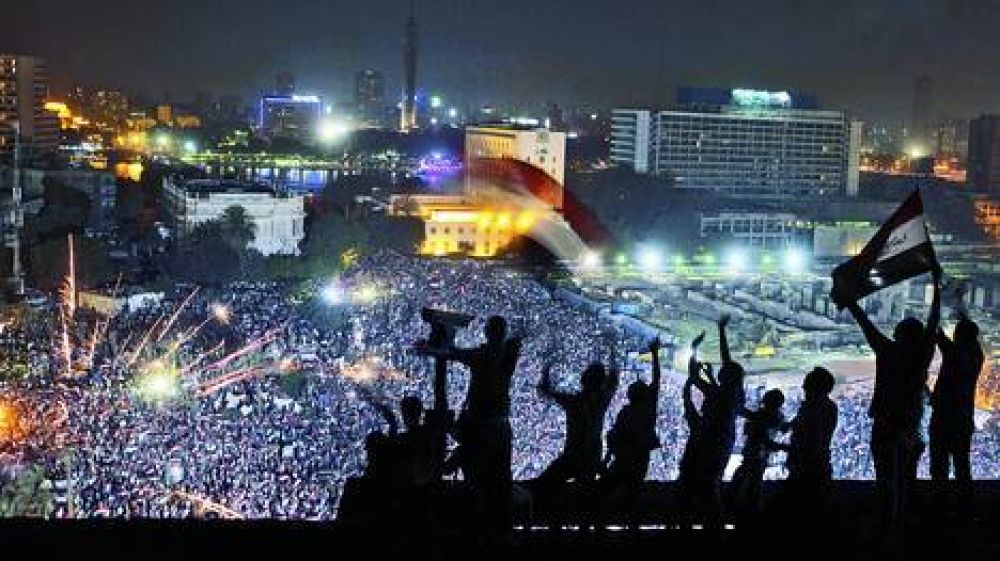 Golpe de Estado en Egipto: los militares derrocan a Mursi y asumi� el titular de la Corte