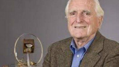 Muri� Douglas Engelbart, el inventor del mouse
