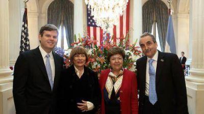 Nuevo papel�n de Moreno: les grit� a periodistas de Clar�n en la embajada de EE.UU