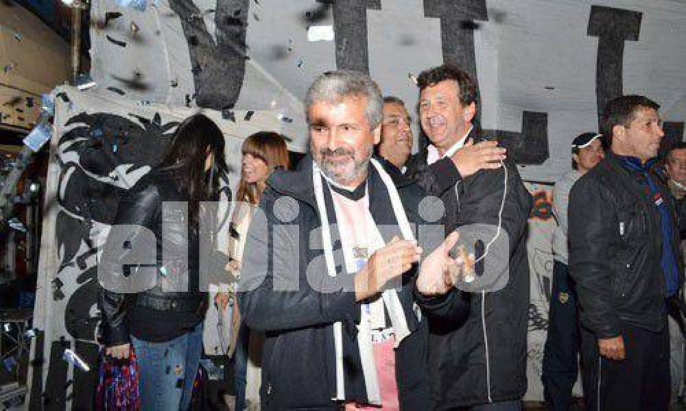 F�nix: Mansilla renunci� a la Subcomisi�n de F�tbol