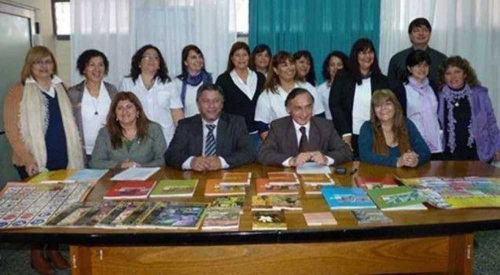 Entregaron materiales bibliogr�ficos a 11 escuelas especiales