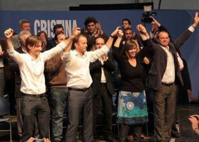 Insaurralde lleg� a San Mart�n para dar un espaldarazo a la candidatura de Letcher