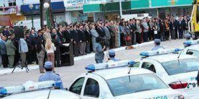 Entregan 70 veh�culos para la seguridad y salud