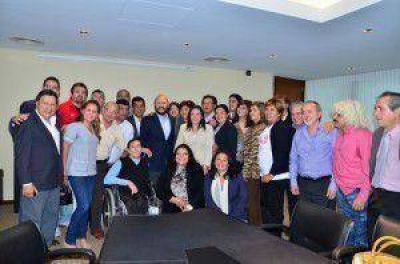 Insfr�n mantuvo un encuentro con locutores