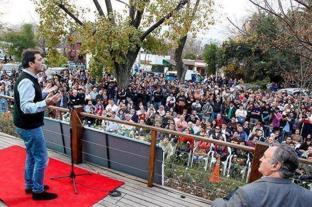 Massa inaugur� c�maras de seguridad para San Miguel