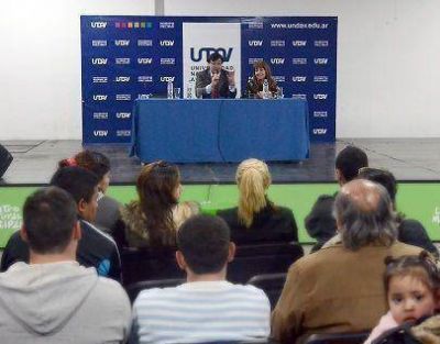 UNDAV - Calzoni: �La educaci�n superior es un derecho para todos�