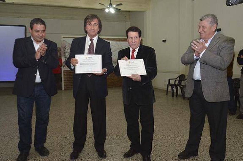 D�AZ P�REZ PARTICIP� DE LOS FESTEJOS PATRIOS DEL CENTRO DE JUBILADOS DEL CLUB COLUMBIA JUNTO AL DIRECTOR DEL PAMI ISMAEL ALE