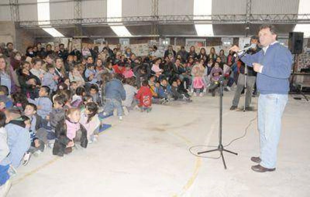 Se present� oficialmente el programa "Punto de encuentro"