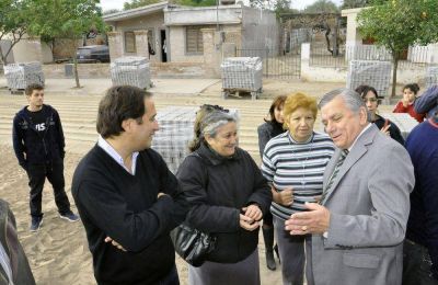El Intendente Infante supervis� obras de pavimento articulado