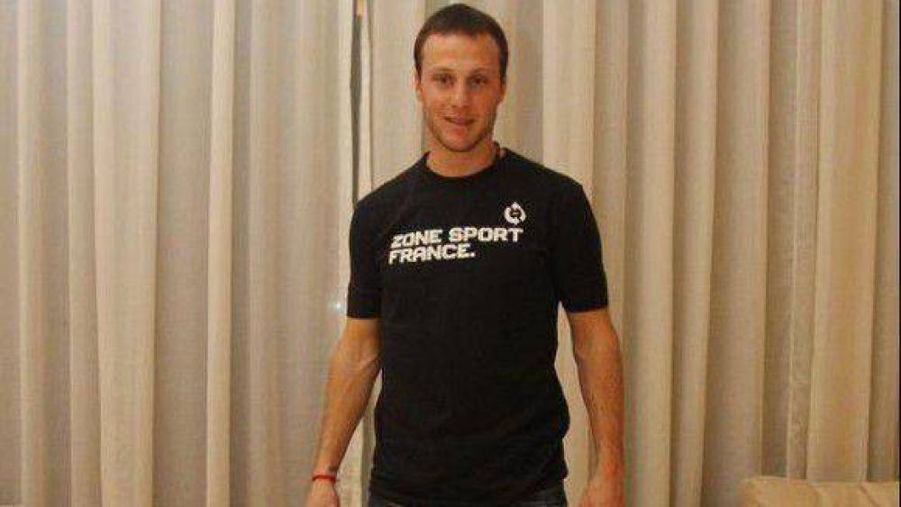 Seri firm� y es la nueva incorporaci�n del �Santo�