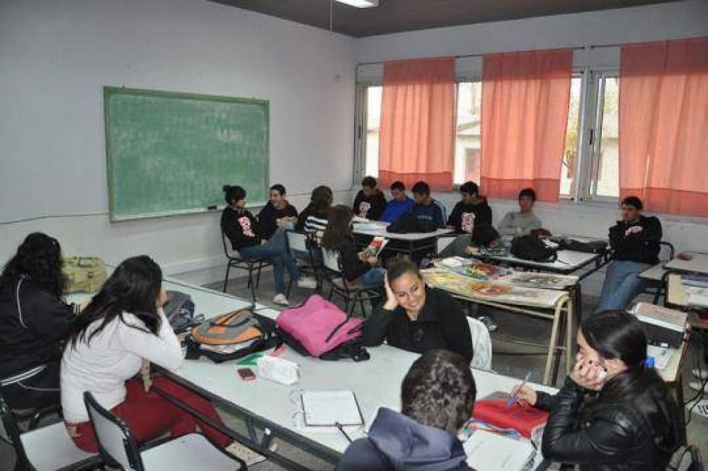 Comenz� el curso: "Mi primer Empleo" en escuelas de nuestra ciudad