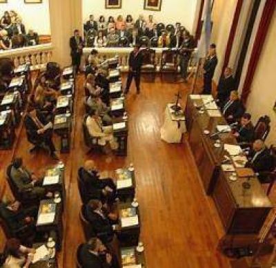 Diputados del PJ avalaron la baja del contrato con Osisko