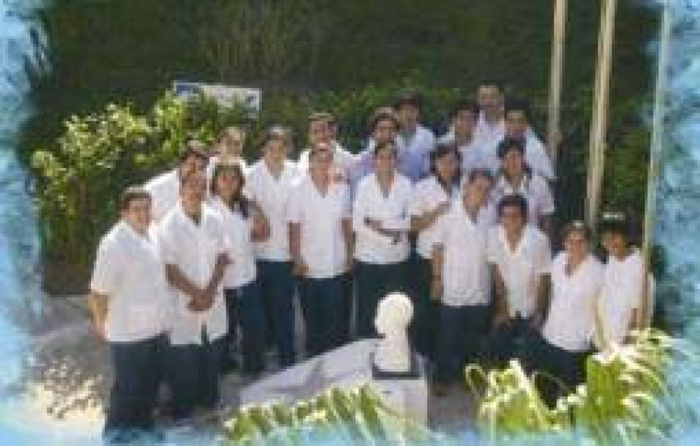 27 estudiantes riojanos se reciben de m�dicos en Cuba