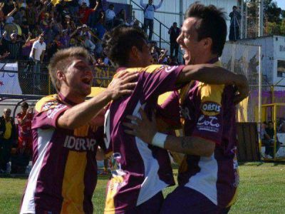 Tiro aprovech� la ventaja y se meti� en la final