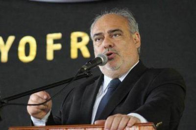 Ricardo sostiene el acervo cultural en su discurso