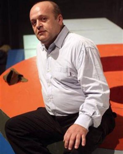 Iv�n Moschner, entre misterios porte�os y provincianos