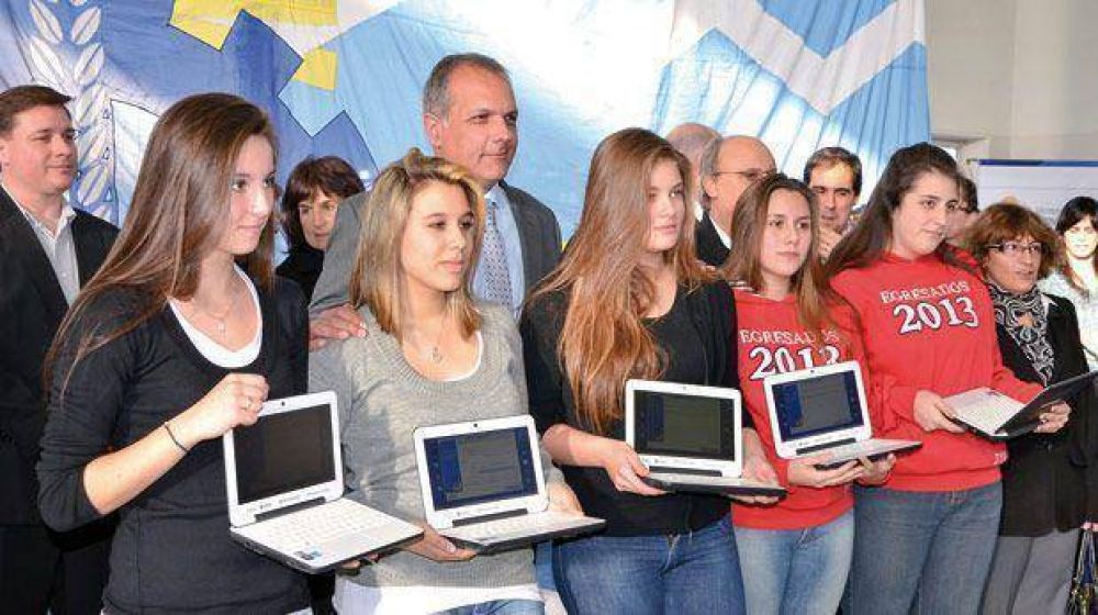 Nueve de cada diez estudiantes ya recibieron sus netbooks en Chubut