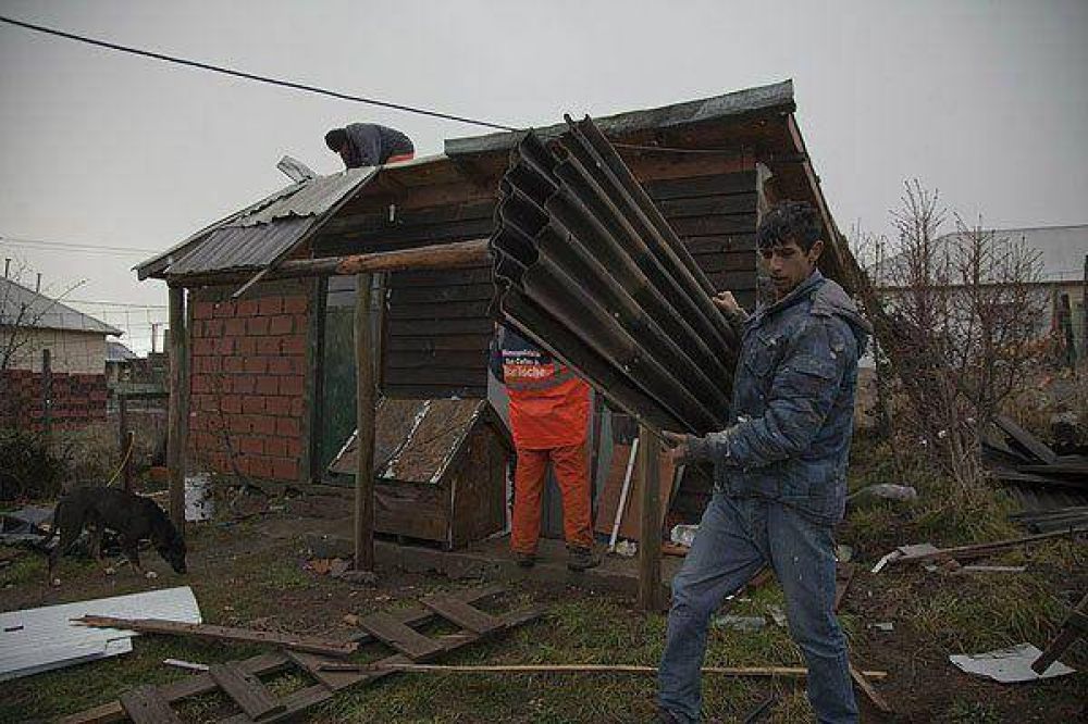 Trabajan en la reconstrucci�n