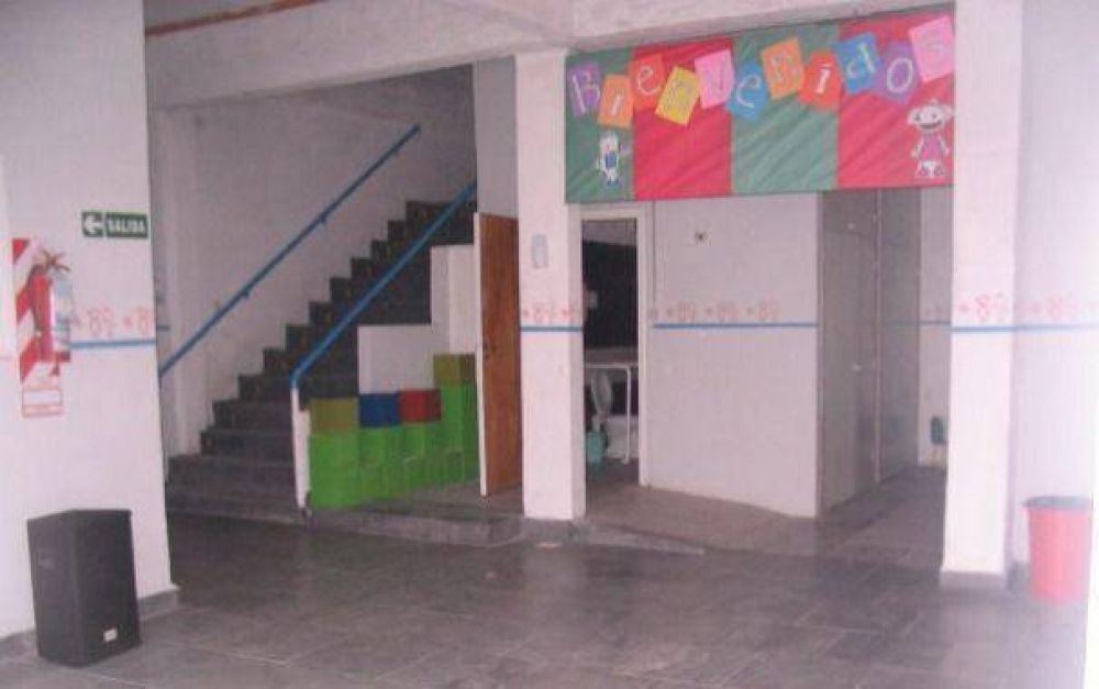 Har�n un abrazo solidario para evitar el cierre de la Escuela Oral