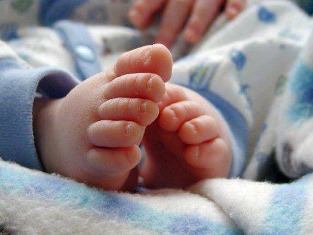 Abandonaron a un beb� reci�n nacido en la puerta de una peluquer�a