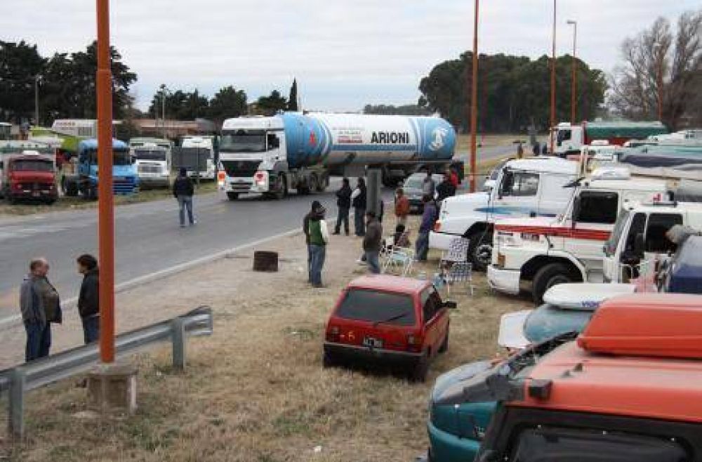 Contin�a la protesta de Atcade