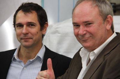 EL GUACONISMO PRESENTA SU LISTA CON VISITAS KIRCHNERISTAS