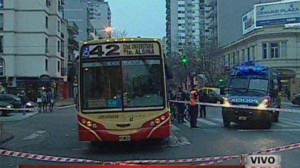 Tragedia en Colegiales: colectivo atropell� a una chica