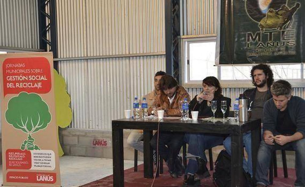 PRIMERAS JORNADAS MUNICIPALES SOBRE GESTI�N SOCIAL DEL RECICLAJE Y FIRMA DE CONVENIO