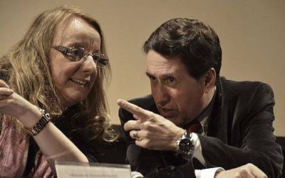 EL INTENDENTE DE LAN�S DAR�O DIAZ P�REZ JUNTO A LA MINISTRA DE DESARROLLO SOCIAL DE LA NACI�N ALICIA KIRCHNER
