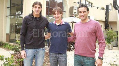 Oscar Carniello se sum� a Col�n