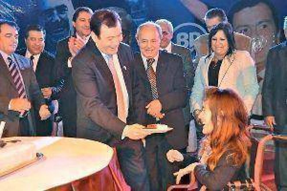 Retornar� a la ciudad para habilitar m�s obras