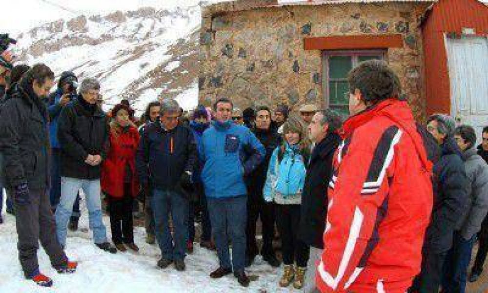 P�rez inaugur� la Hoster�a de Puente de Inca y un centro de salud