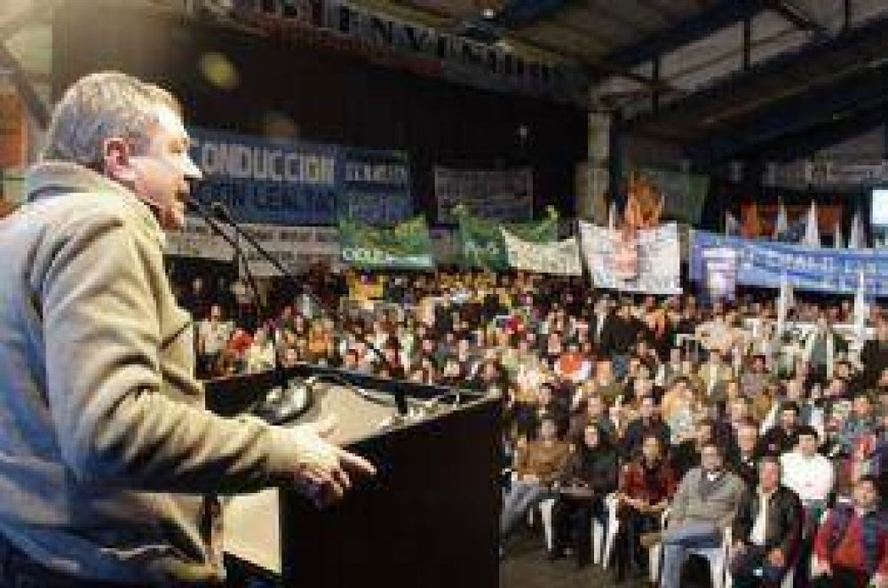 "Este es un gobierno que ha puesto de pie a los argentinos", reivindic� Yauhar en Esquel