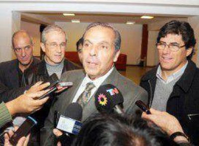 Sapag elogi� a Sobisch y critic� a Pereyra