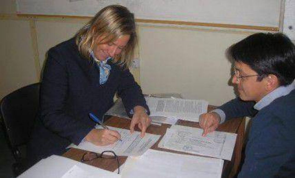 Martini oficaliz� su candidatura