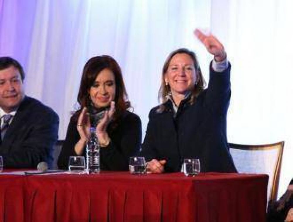 Para Lastra, la foto de Cristina con Martini constituye un respaldo a su candidatura