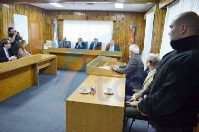 Docente fue condenado a doce a�os de prisi�n por el abuso sistem�tico de su hija