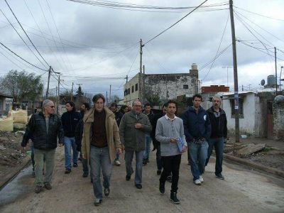 Jos� L�pez y Hern�n Letcher recorrieron obras de Villa Hidalgo  