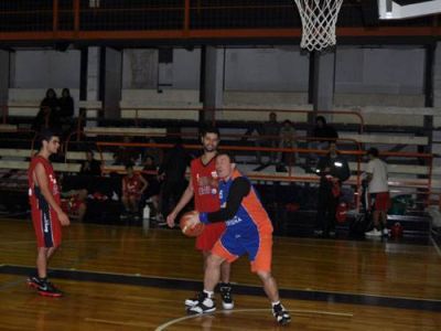 Primera local: Regatas y La Emilia cumplieron con lo suyo