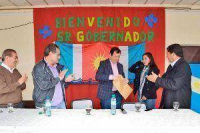 El gobernador particip� de un encuentro entre alumnos y docentes en R�o Hondo