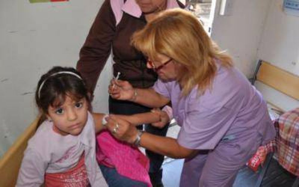 Gripe A: Esteban Echeverr�a refuerza campa�a de vacunaci�n