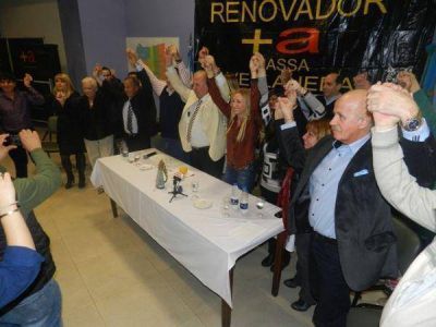 Lanzamiento de la lista oficial de candidatos del Frente Renovador de Avellaneda